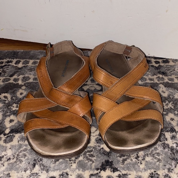 Merrell performance comfort sandals with flowers embroidered - Picture 3 of 7